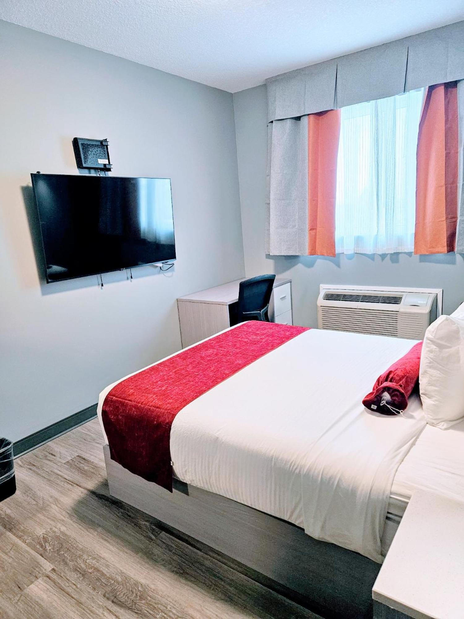 Ramada By Wyndham West Edmonton Hotel & Suites 外观 照片