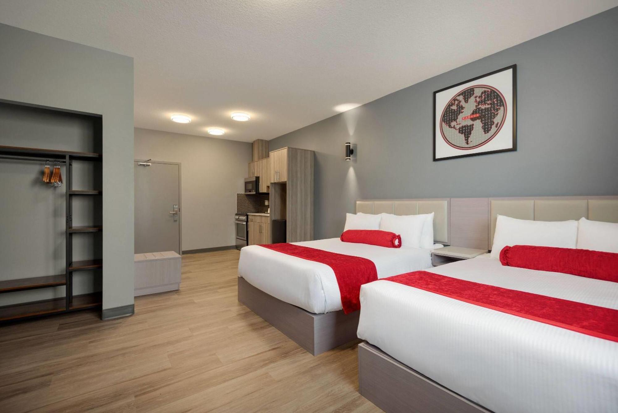 Ramada By Wyndham West Edmonton Hotel & Suites 外观 照片