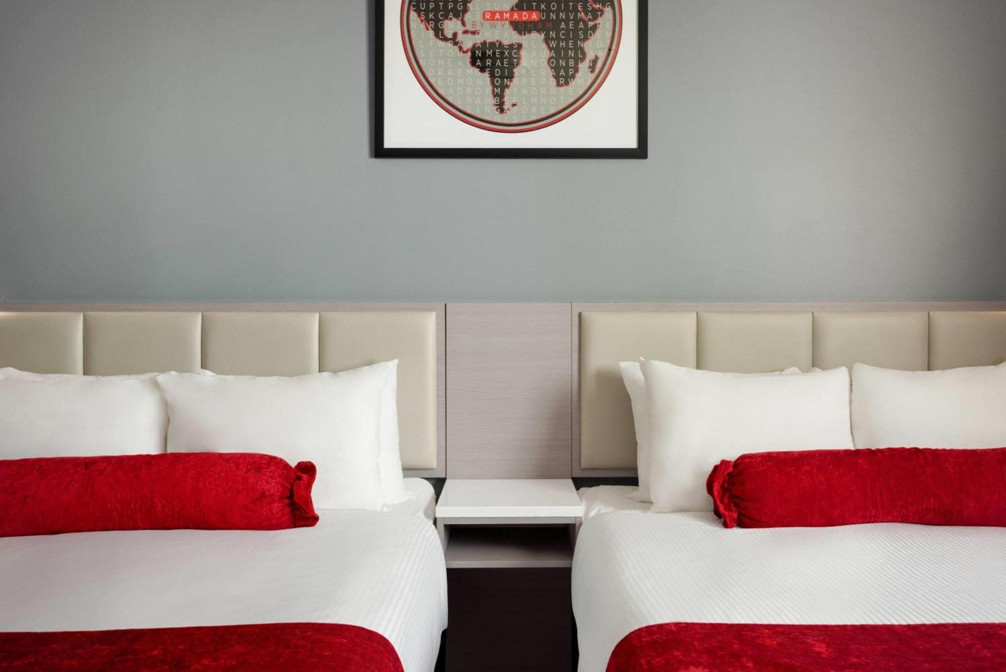 Ramada By Wyndham West Edmonton Hotel & Suites 外观 照片