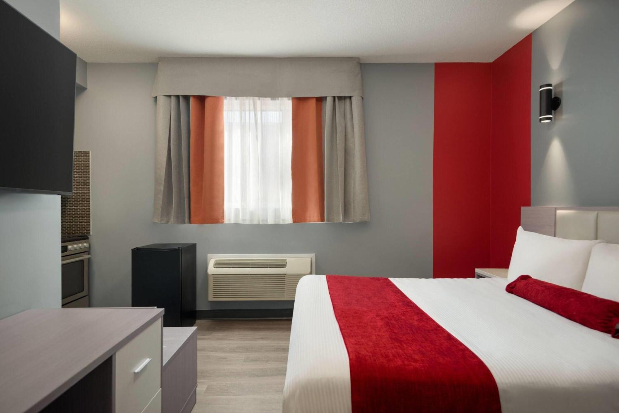 Ramada By Wyndham West Edmonton Hotel & Suites 外观 照片