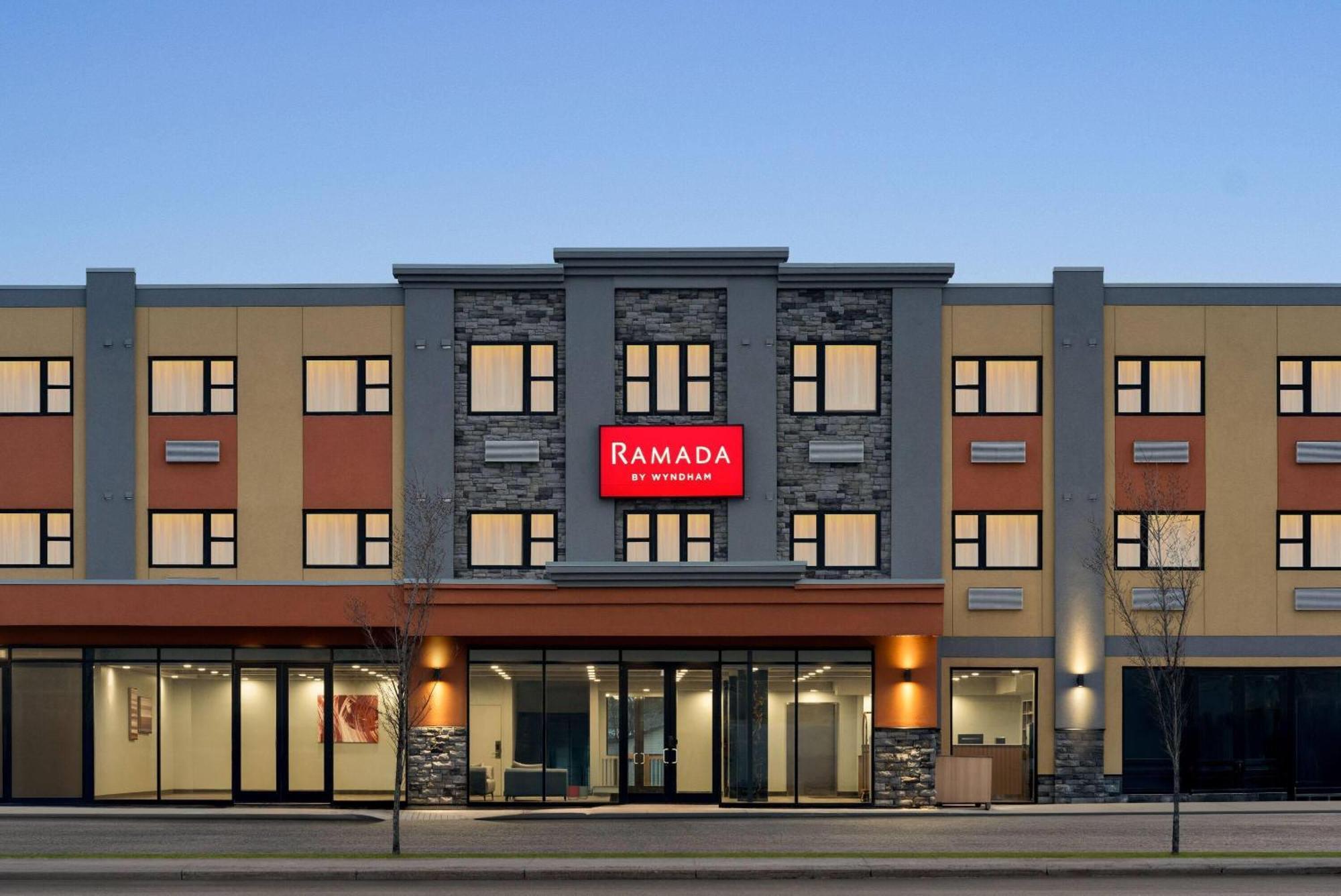 Ramada By Wyndham West Edmonton Hotel & Suites 外观 照片